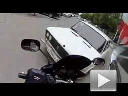 国产车对撞鬼子车视频