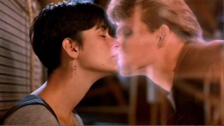 国产剧摔倒视频播放网站,网络播放量飙升，网友热议不断